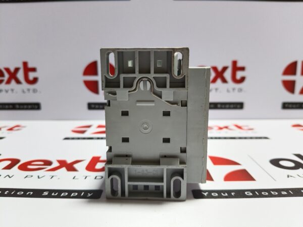 Hyundai Contactor with Auxiliary Contact Block UMC 25