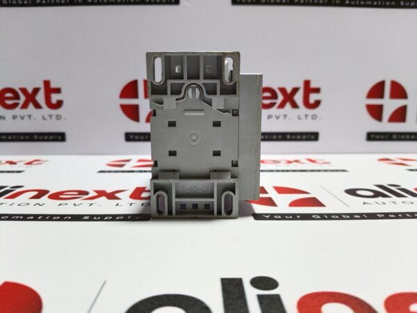 Hyundai Contactor with Auxiliary Contact Block UMC 25