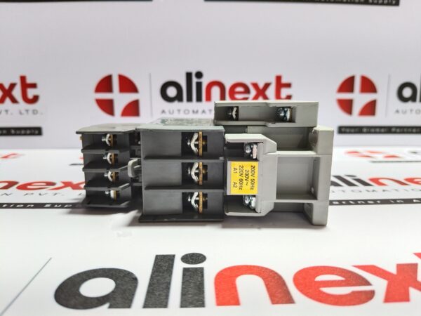 Hyundai Contactor with Auxiliary Contact Block UMC 25