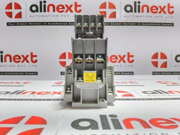 Hyundai UAB40 UTH32H UMC25 Contactor with Relay UAB 40 UTH 32H UMC 25