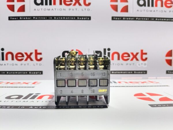 Fuji-Electric-SRC3631-5-1-Magnetic-Contactor-220-V