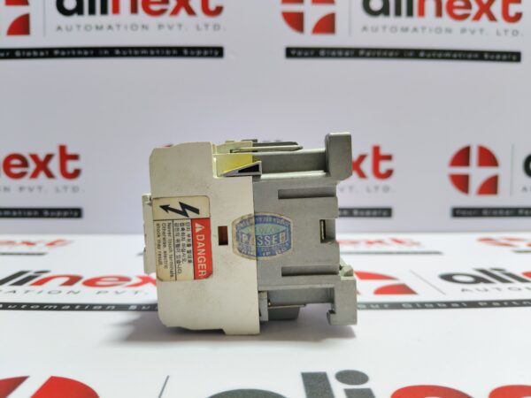 Hyundai HMX 22 Control Relay