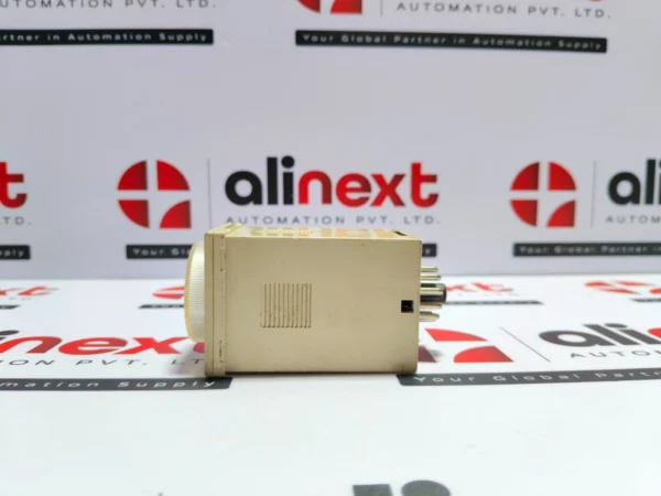 Autonics AT11D timer 0-5 Hrs DC 24V 3A 250VAC