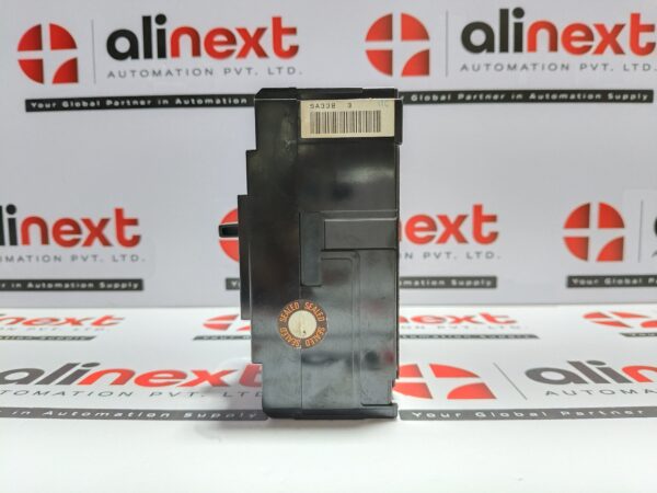 Fuji Electric SA33B auto molded case circuit breaker 3A|3P|AC 550V