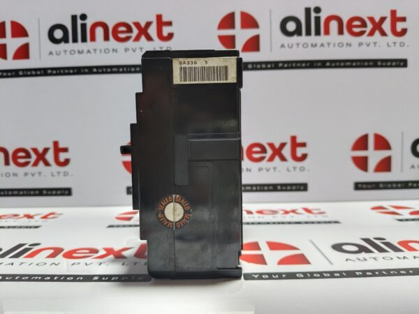Fuji Electric SA33B auto molded case circuit breaker 5A|AC 220|3P