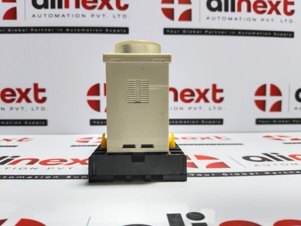 Omron H3BA-8 timer 0-1 sec