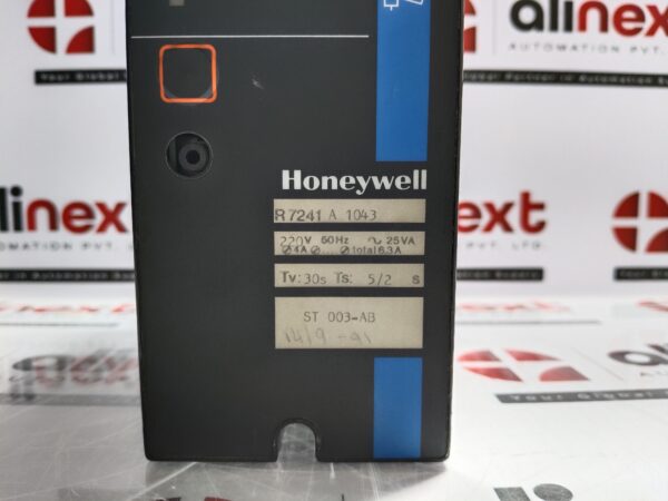 Honeywell R7241A1043 Control Unit