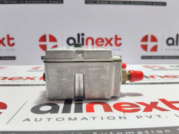 Johnson Controls P78MCB-9300 Dual Pressure Control Switch