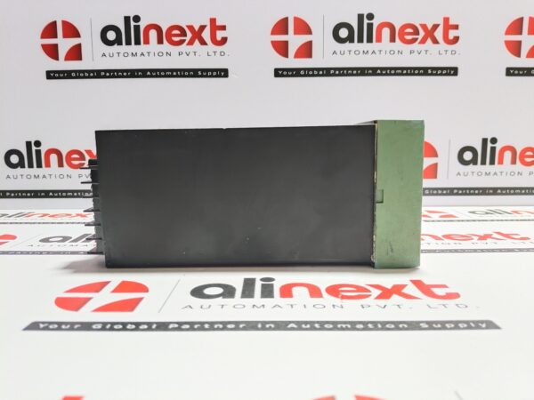 Honeywell DC3002-0-000-1-00-0111 Temperature Controller 240VAC 60HZ