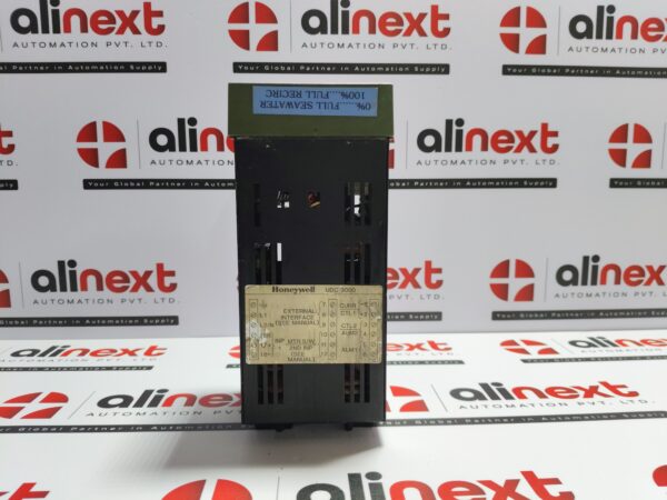 Honeywell DC3002-0-000-1-00-0111 Temperature Controller 240VAC 60HZ