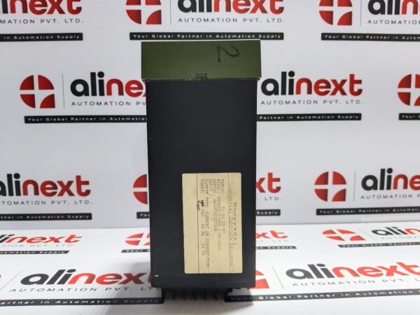 Honeywell DC3002-0-000-1-00-0111 Temperature Controller 240VAC 60HZ