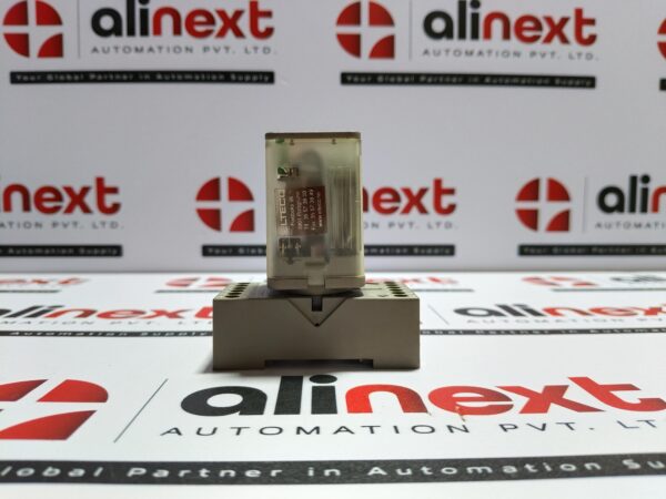 Kuhnke UF3-24VDC 1FL universal relay with a socket 24 V DC|3PDT|10A