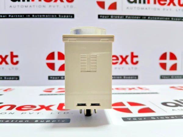 Omron H3BA-N8H timer relay 0-30 Minute 5A 220V