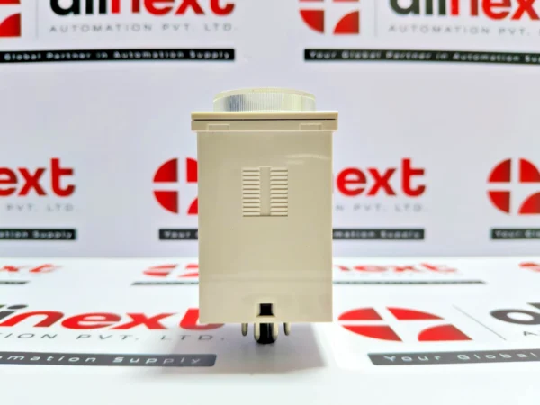 Omron H3BA-N8H timer relay 0-30 Minute 5A 220V