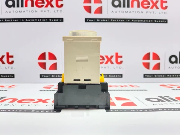 Omron H3CR-A solid-state timer 0 to 1.2 Minute 100-240 VAC / 100-125 VDC