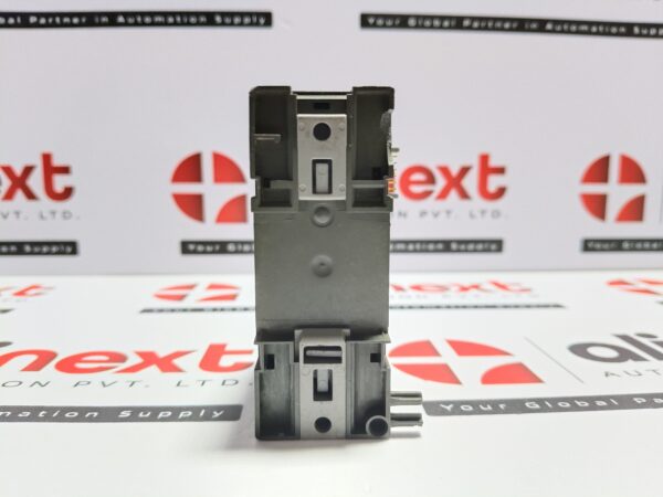 Siemens LOGO! DM8 24R expansion module 6ED1055-1HB00-0BA2 24A