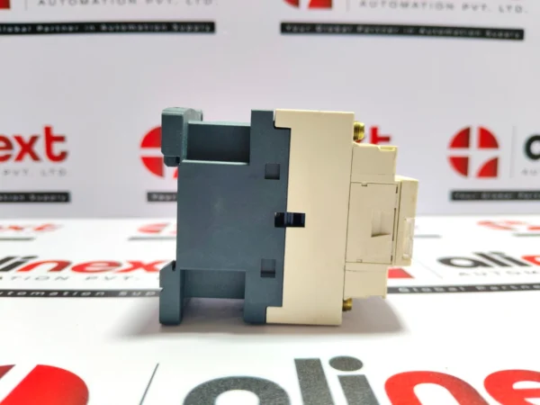 Telemecanique CAD326M7 control relay 10A 220V