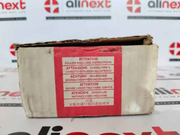 ABB 1SD A054737 R1 3-pole circuit breaker or switch Only Base