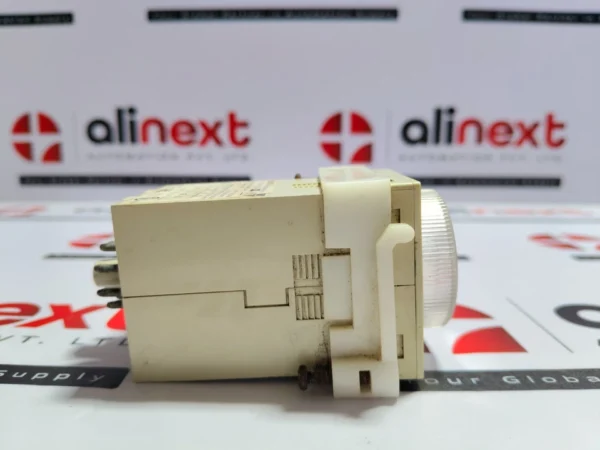 Carlo Gavazzi FAA08DW24 multifunction timer 12-240VAC 50-60Hz 2.5VA