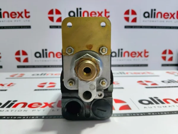 Condor MDR53/16 Pressure Switch 4A 250V AC-15