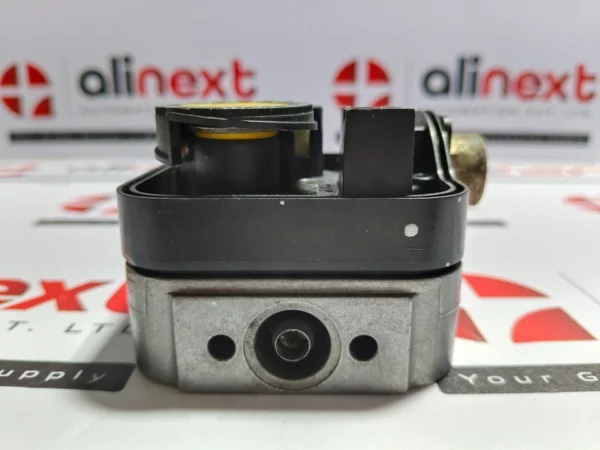 Dungs GW150A4 pressure switch 10A 250V