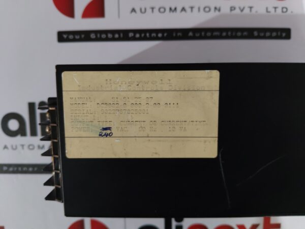 Honeywell DC3002 temperature controller DC3002-0-000-2-00-0111 USED | Tested |