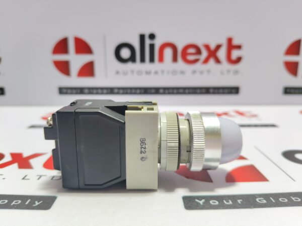 IDEC APW 858T White Push Button 86Z2