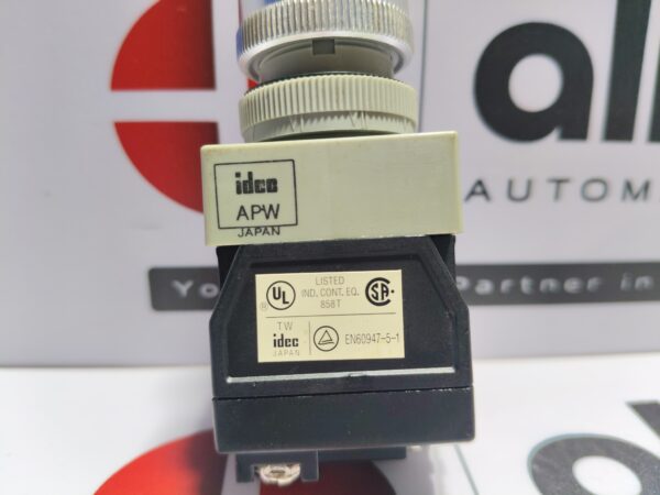 IDEC APW 858T White Push Button 86Z2