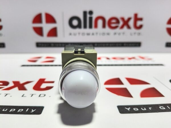 IDEC APW 858T White Push Button 86Z2