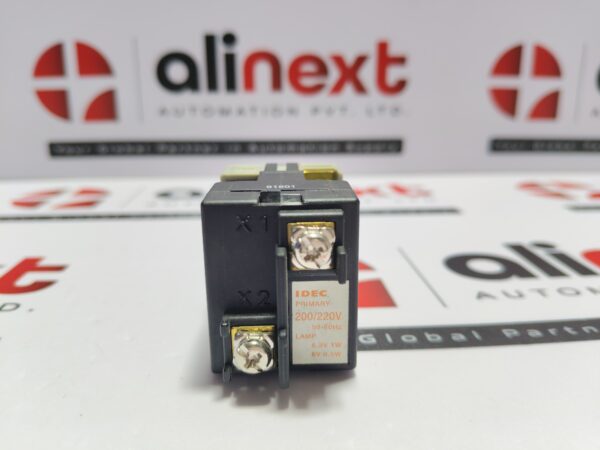 IDEC APW226R TW series red pilot light 200/220V 50-60Hz