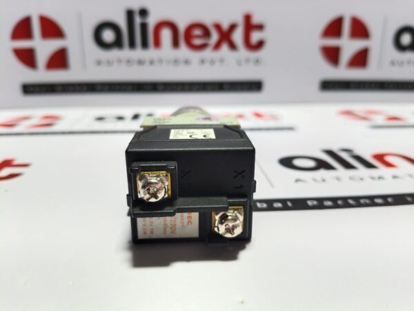 IDEC APW226R TW series red pilot light 200/220V 50-60Hz