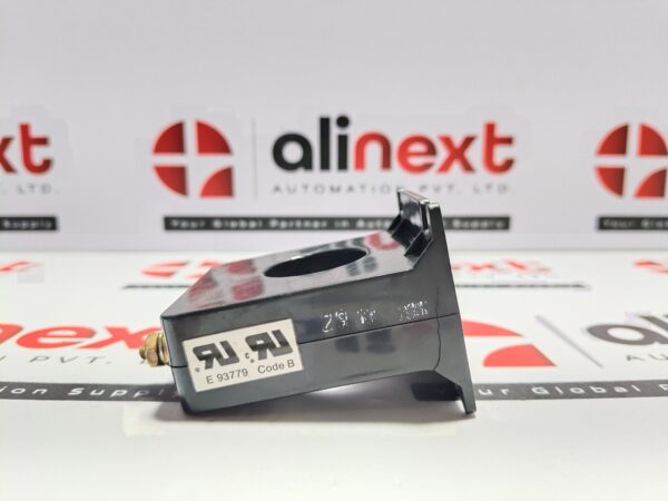 Instrument transformers 300:5a current transformer Y25645-005-11