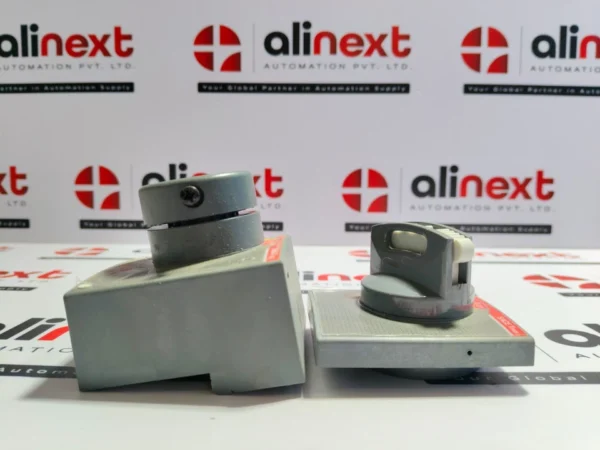  ABB SACE Tmax 1SDA069055R1 circuit breaker rotary handles