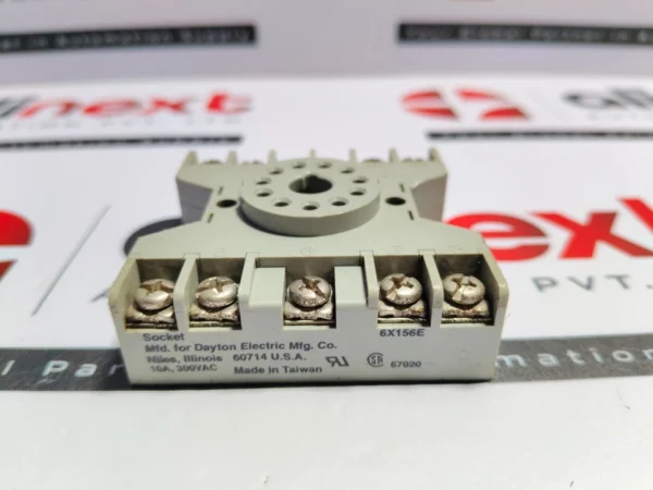 Dayton 6X156E relay socket 10A 300VAC