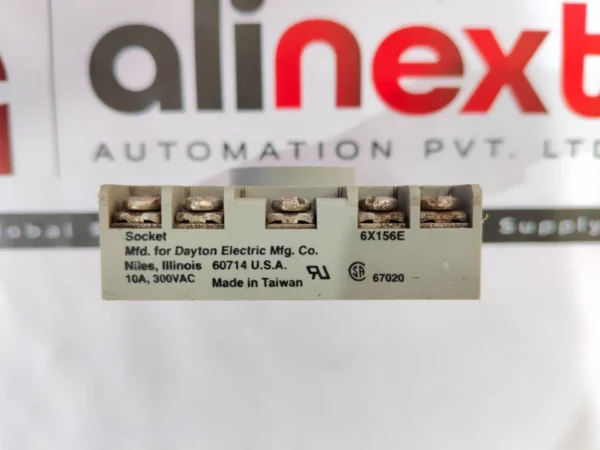 Dayton 6X156E relay socket 10A 300VAC