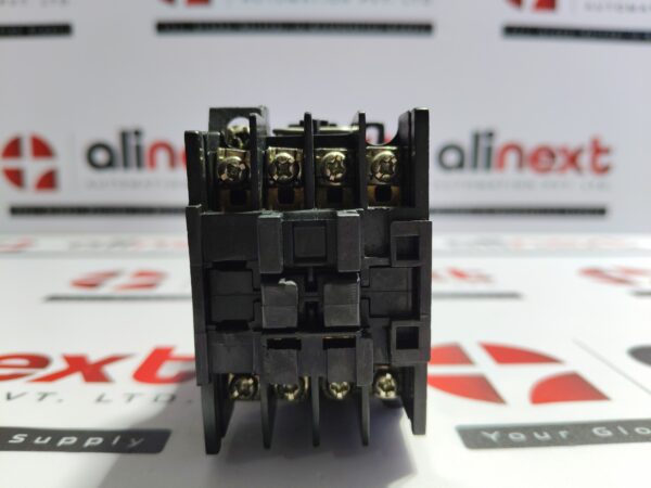 Hyundai HMC 20 AC magnetic contactor 25A Coil-110V [ slightly crack ]