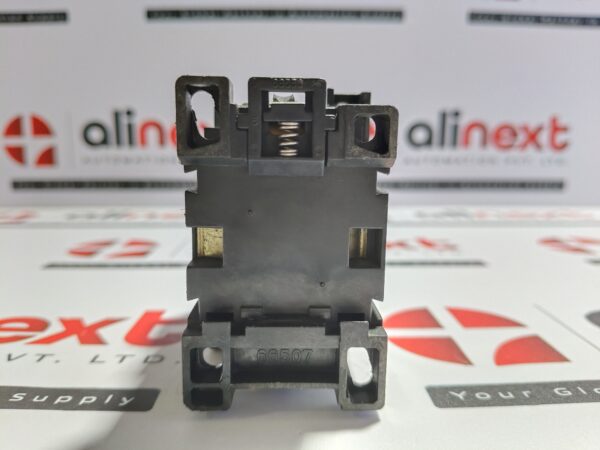Hyundai HMC 20 AC magnetic contactor 25A Coil-110V [ slightly crack ]