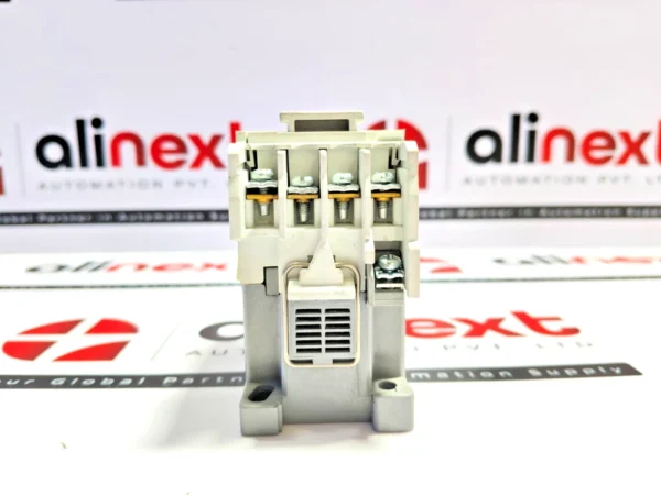 Hyundai HMX 31 control relay (crack)