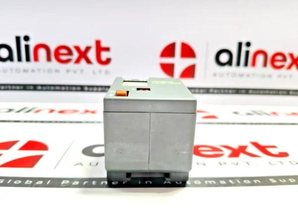 Hyundai ULB 100 latching block 200-240V AC/DC 50/60Hz