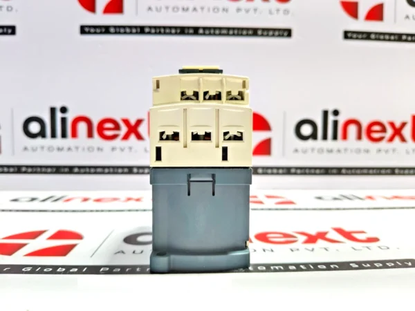 Schneider Electric CAD32BD control relay 24VDC