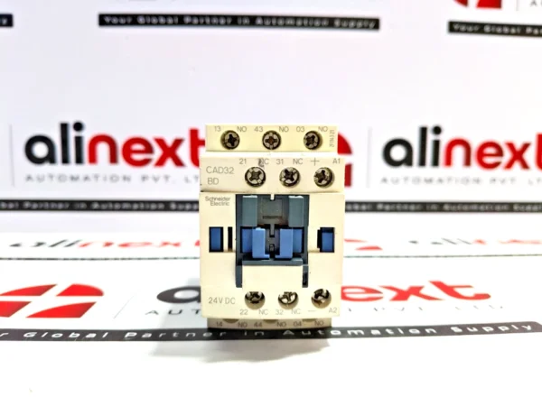 Schneider Electric CAD32BD control relay 24VDC