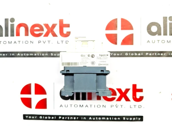 Schneider Electric CAD32P7 control relay 230V 50/60Hz