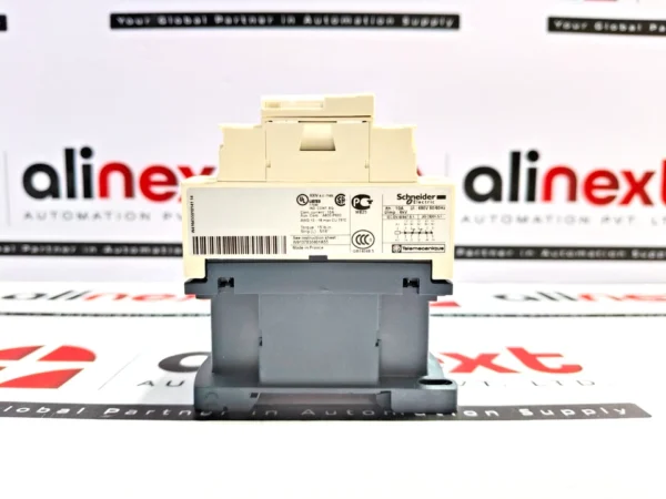 Schneider Electric CAD32P7 control relay 230V 50/60Hz