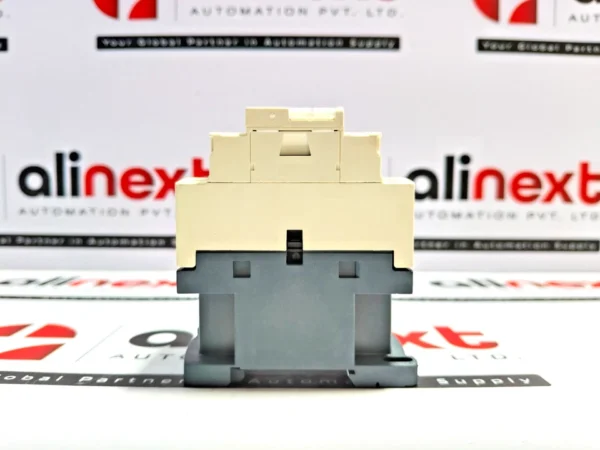 Schneider Electric CAD32P7 control relay 230V 50/60Hz