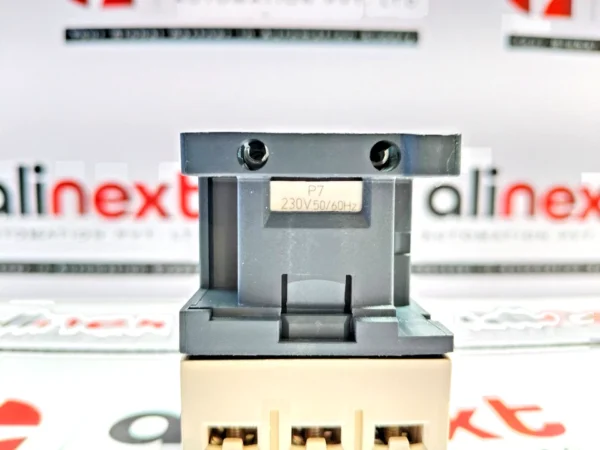 Schneider Electric CAD32P7 control relay 230V 50/60Hz