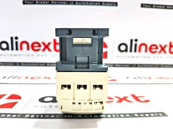 Schneider Electric CAD32R7 TeSys D control relay 440V 50/60Hz