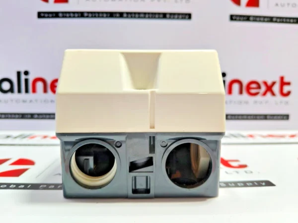 Schneider Electric TeSys GV2MC02 motor circuit breakers(crack)