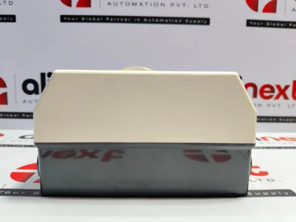 Schneider Electric TeSys GV2MC02 motor circuit breakers(crack)