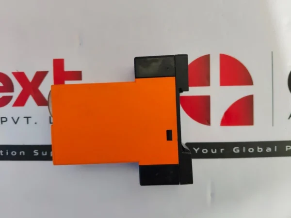 Syrelec BAS 31.83.64.44 Time Delay Relay