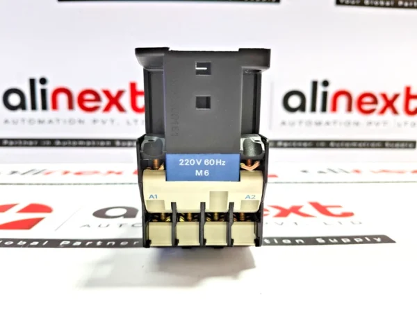 Telemecanique CA2 DN22 control relay 220V 50/60Hz